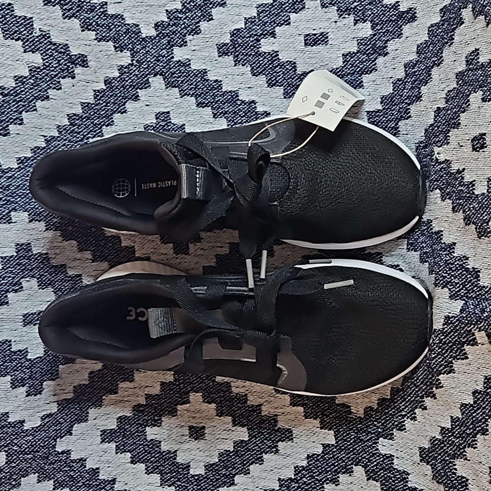 Adidas edge luxe 5 NWT